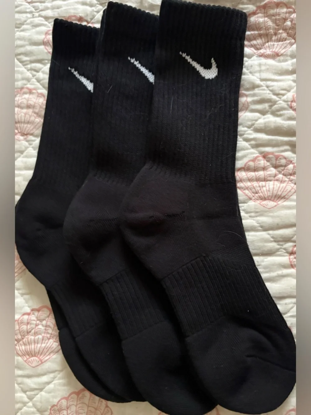 NWOT Men’s medium Nike Black Crew Athletic Socks with White Swoosh - 3 Pack